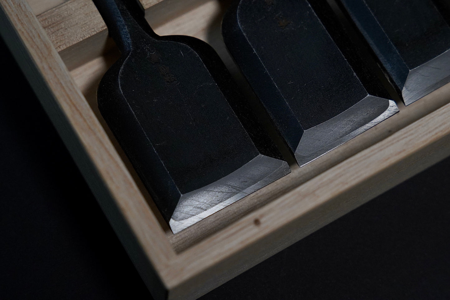 Funahiro Oire Nomi 10pcs set in Paulownia Box, White Oak Handle