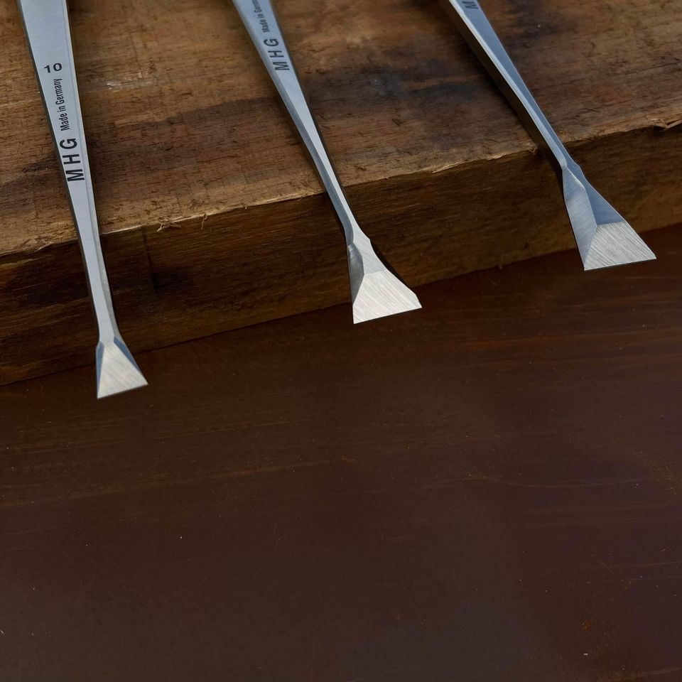 Angled Fishtail Chisel Fishtail-MHG-Chisel, 3 pcs Set, fine-honed blade – Alasdair Davidson ...